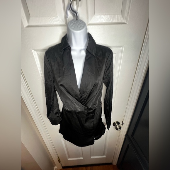 NWT Lulus Women’s X Small Sophisticated Effort Black Long Sleeve Satin Romper XS - Picture 2 of 16